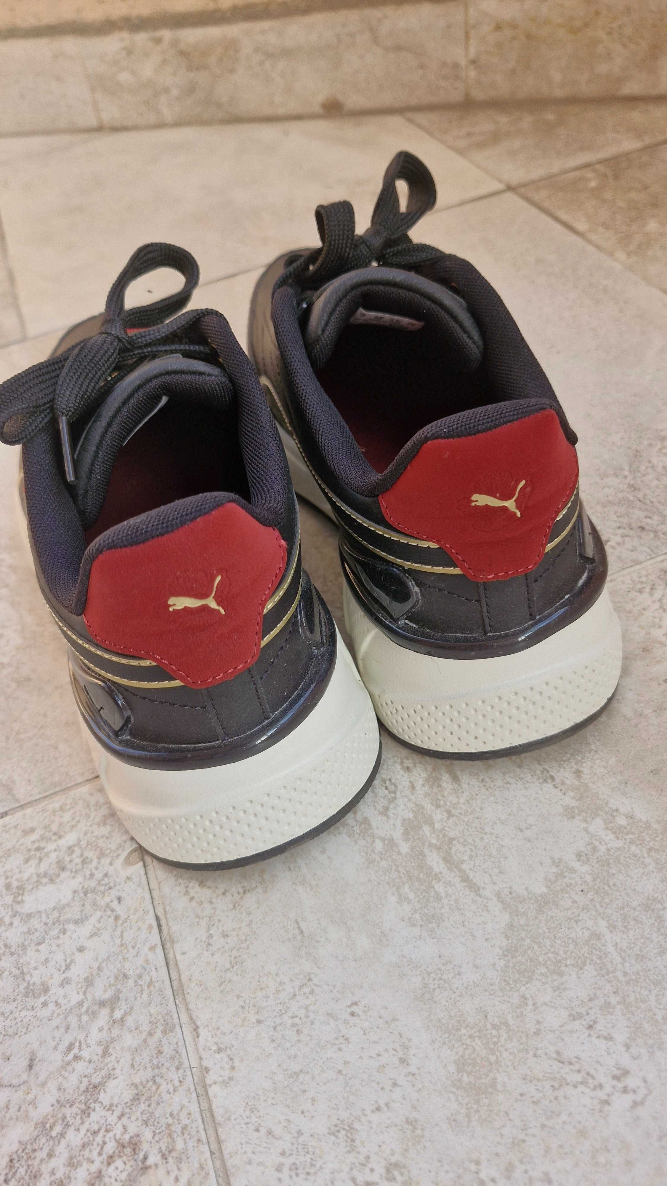 Маратонки Nike. Закупени скоро. Носени са веднъж. Отговарят на номера.
