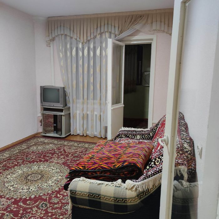 Sotiladi 1 xonalik uy-4 ch-mavze 17 dom 2 chi qavat 2 maktabni to‘gris