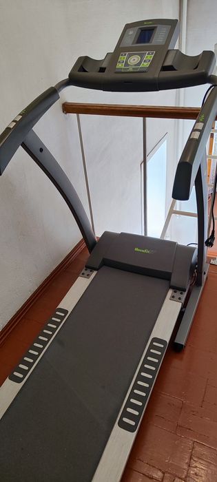 Продам срочно беговую дорожку HouseFit