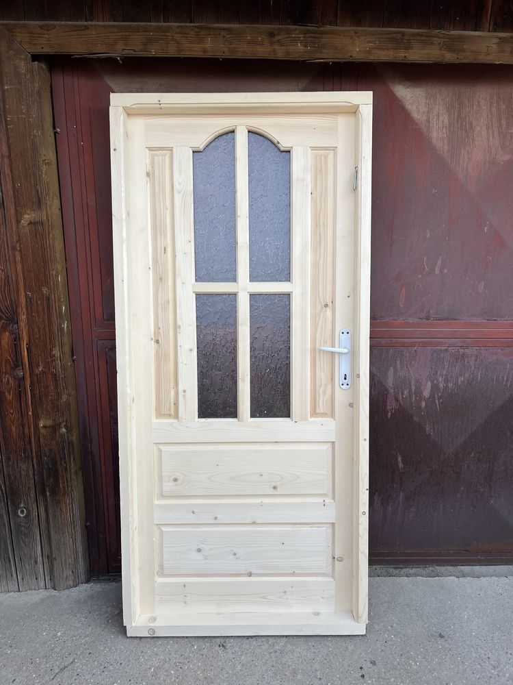 Usi lemn ( producator )