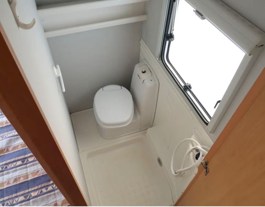 Rulotă Knaus în stare foarte bună,pat francez,carte de identitate Ro
