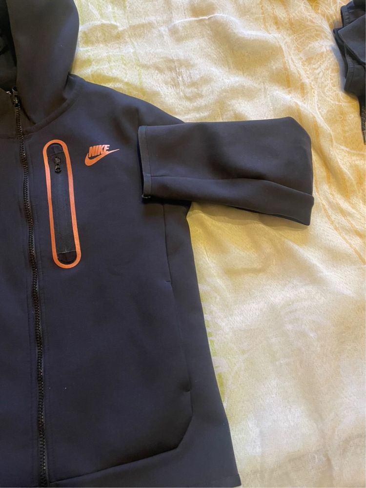 Оригинално горнище Nike Tech