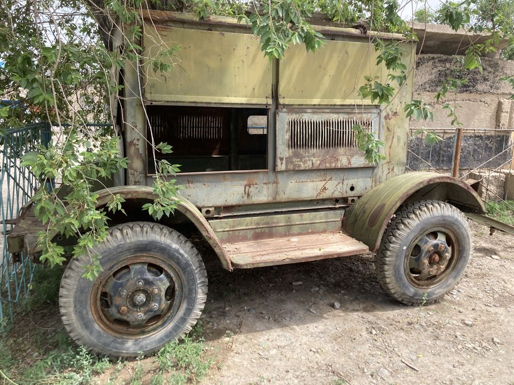 Прицеп военный ішінде ештеңе жоқ………………………………………………………………………………………………..