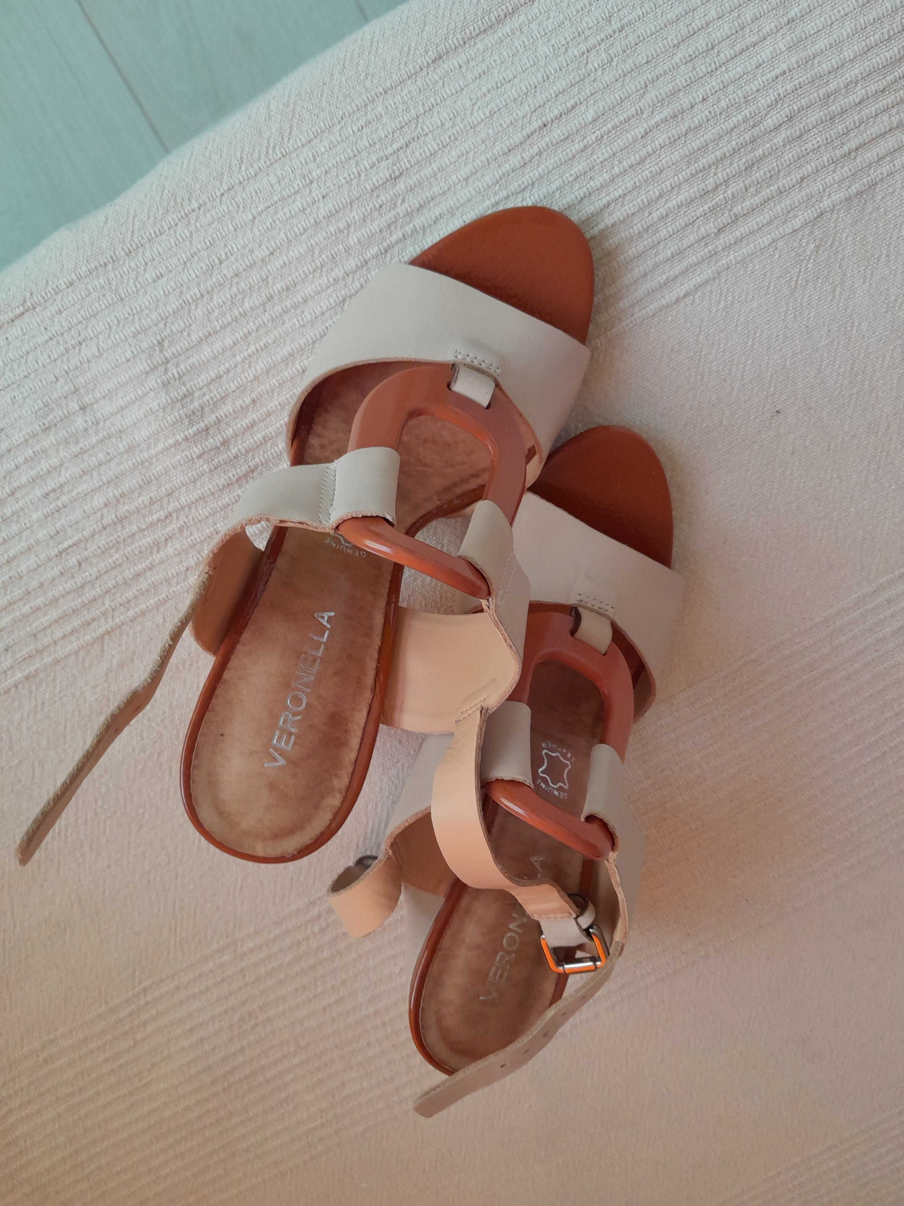 Чисто нови сандали на ток VERONELLA - 583002-brancoss19