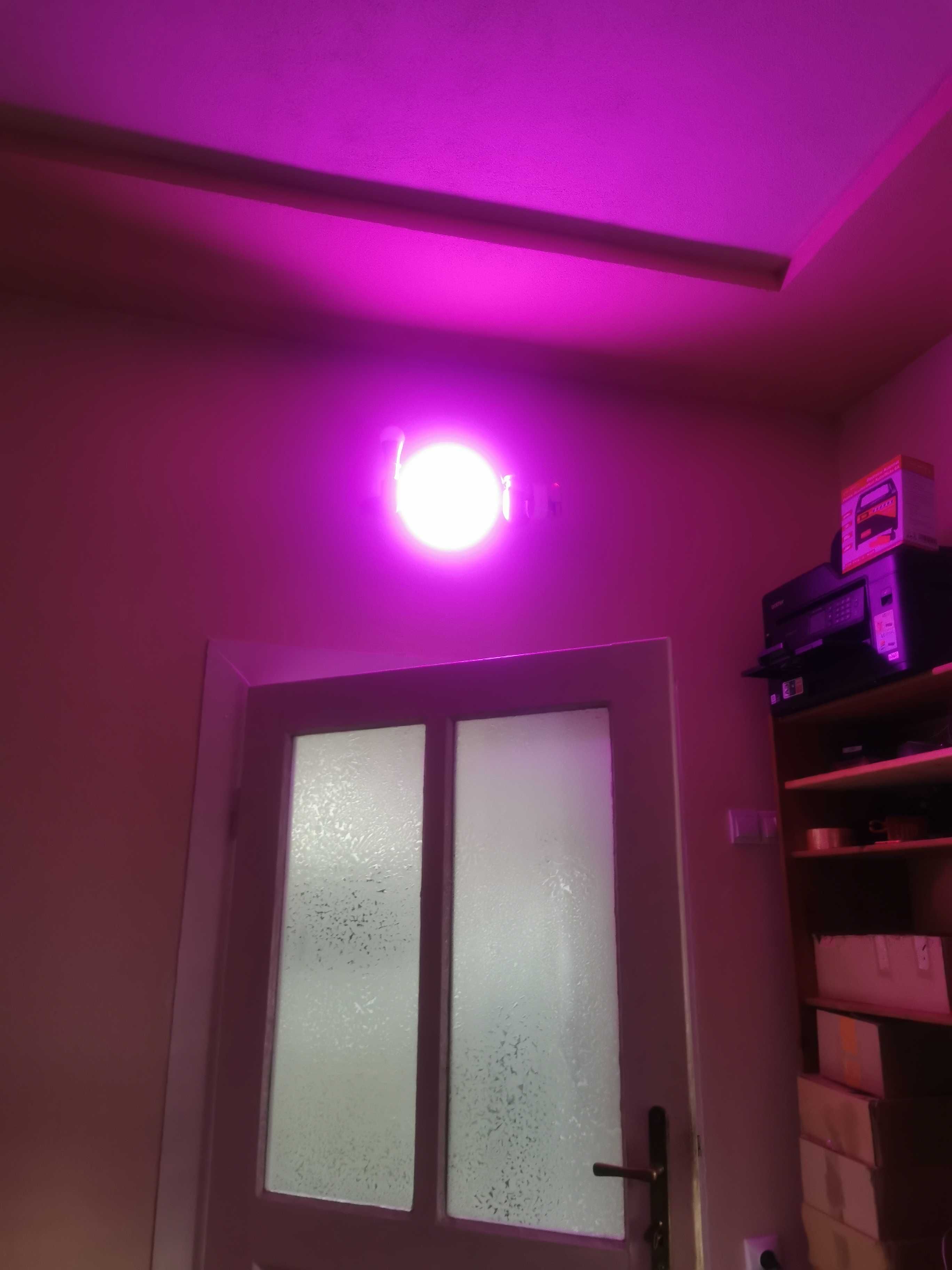 lampa led wireless cu aplicatie prgramabila culori rgb