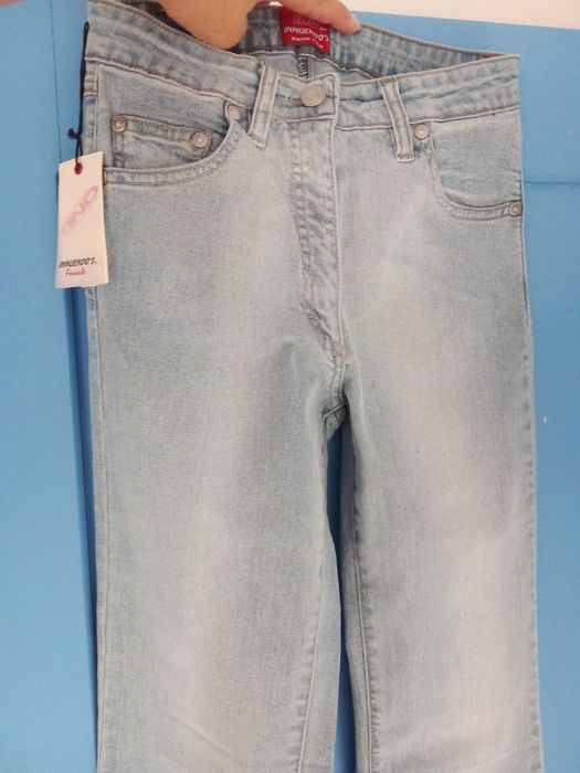 Нови италиански дънки номер 26 - 15 лв.