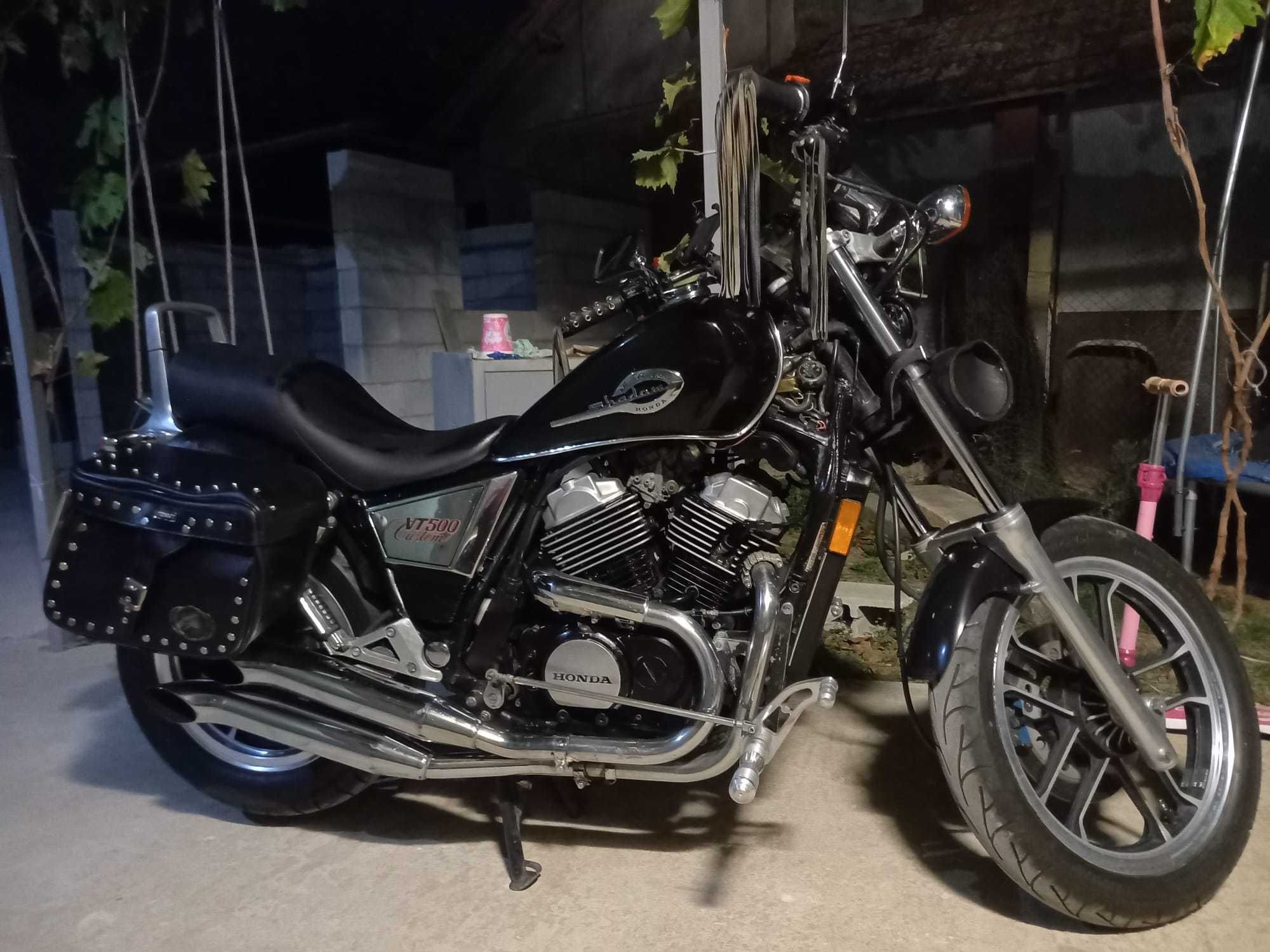 Honda VT 500 shadow