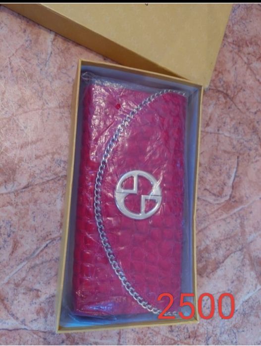 Клатч цвет красный