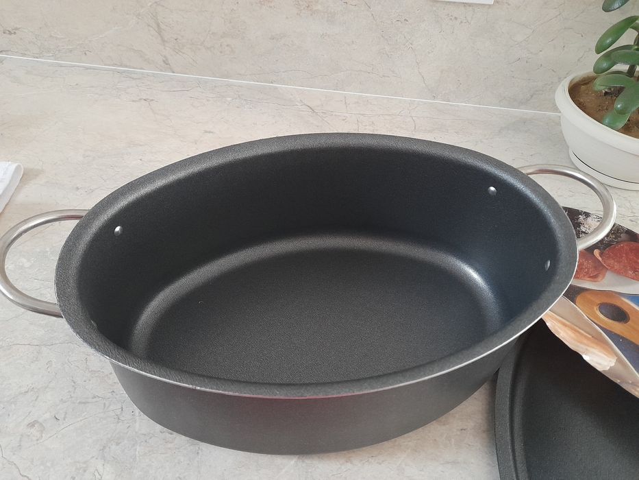 Cratita sarmale ovala 6 litri+razatoare branza ,nuca
Oala teflon inal