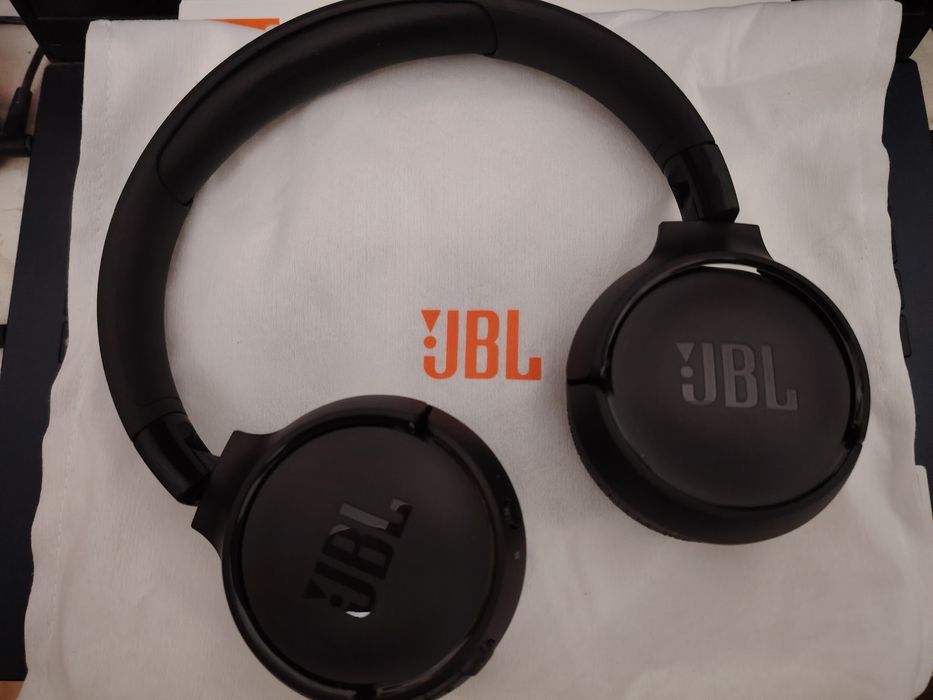 Căști audio Bluetooth JBL noi , ofertă