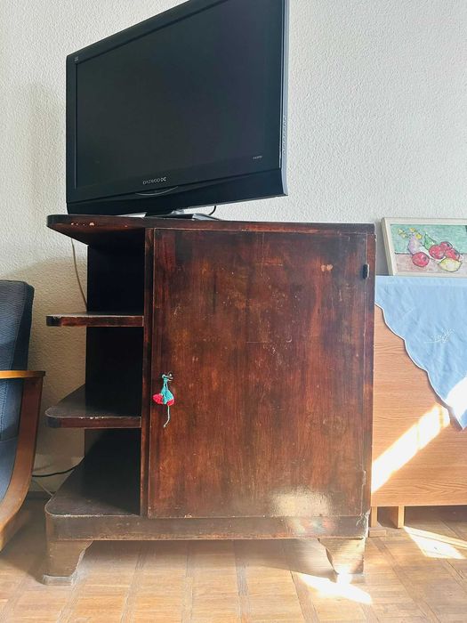 Vand mobila vintage - lemn masiv