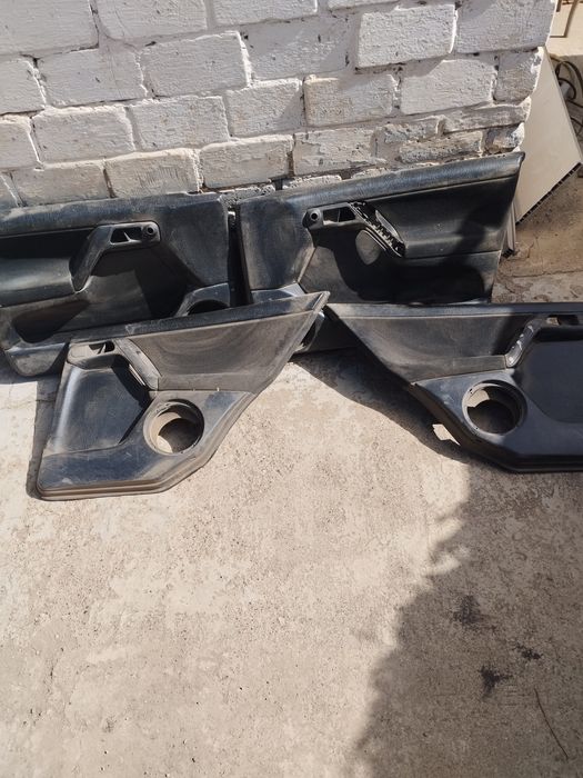 Продам дверные карты гольф 3