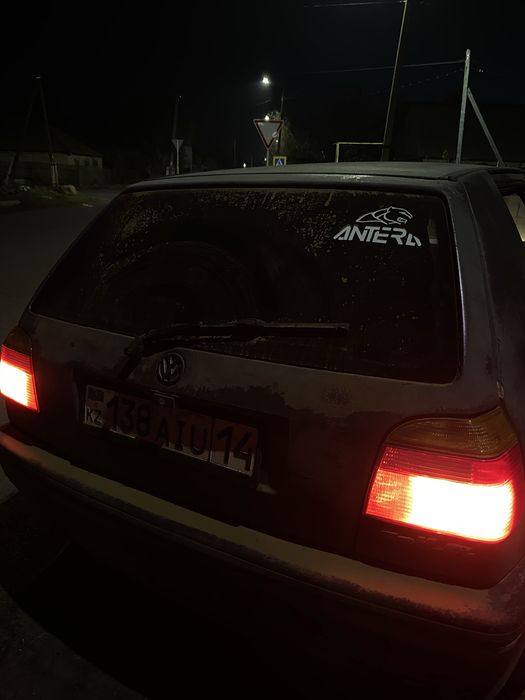 машина volkswagen golf 3 1993года