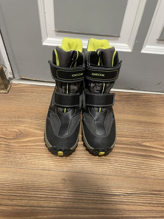 Нови детски туристически обувки GEOX