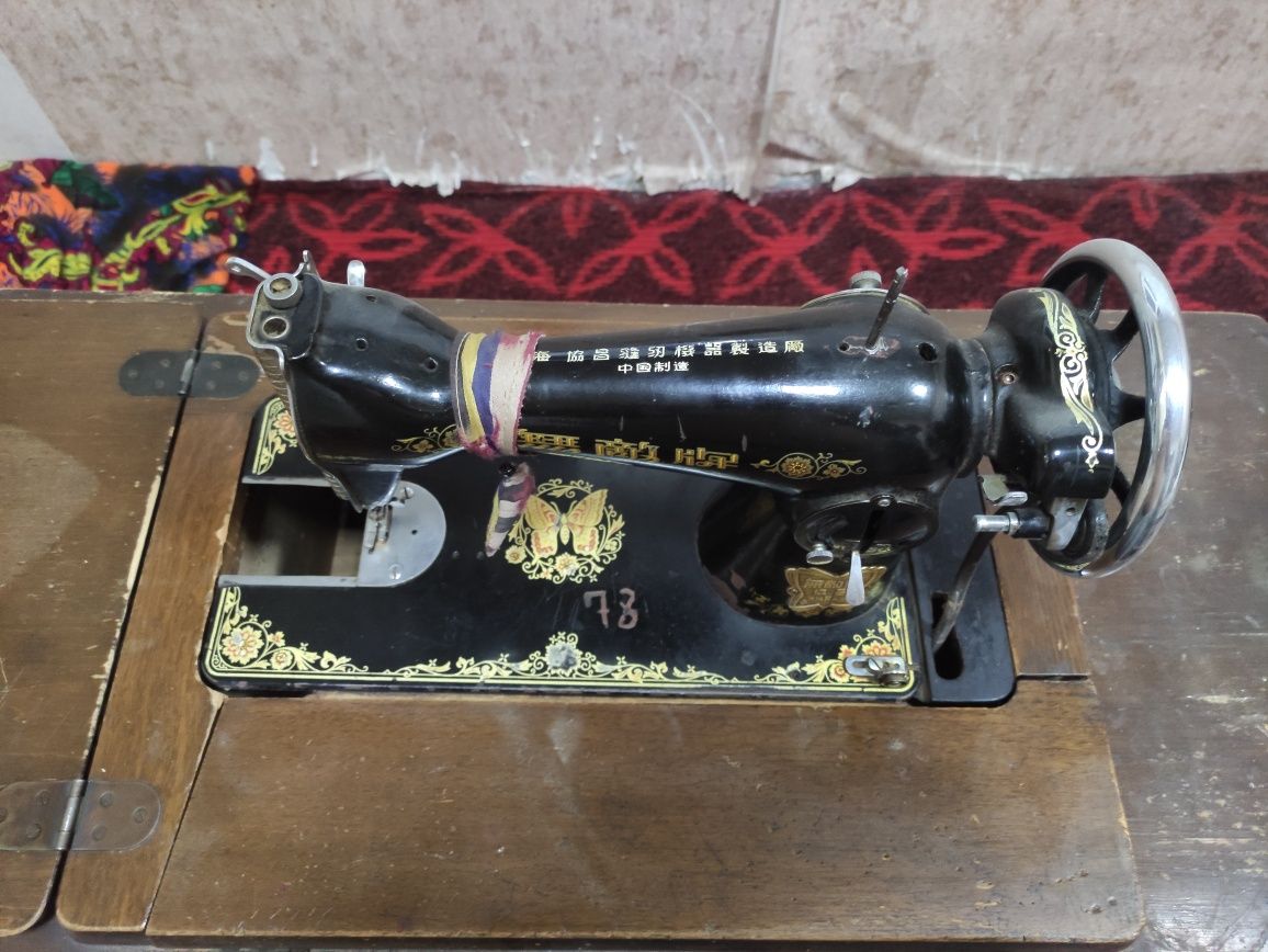 Antique sewing machine. В хорошем состоянии.