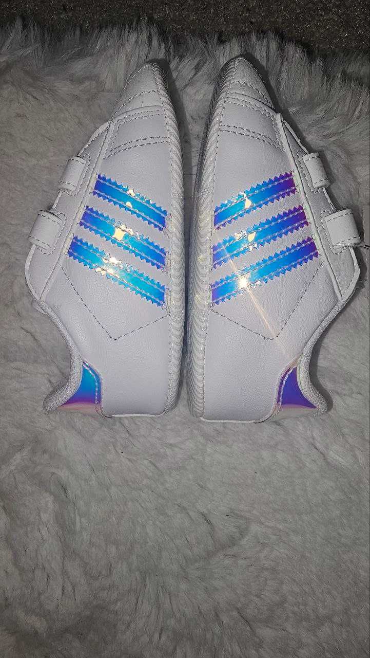 Маратонки Adidas за бебета размер 21