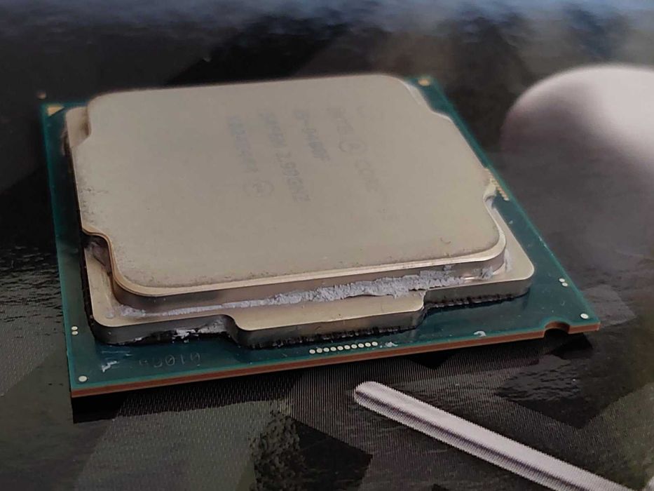 i5-9400F и intel i5-8600 - LGA1151 процесор , 6-ядрен