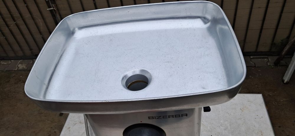 Masina tocat carne bizerba