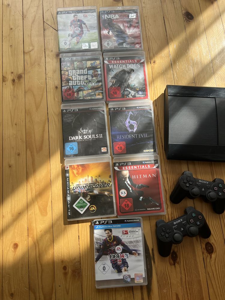 PlayStation 3 PS3 + 2 джойстика + 7 игри