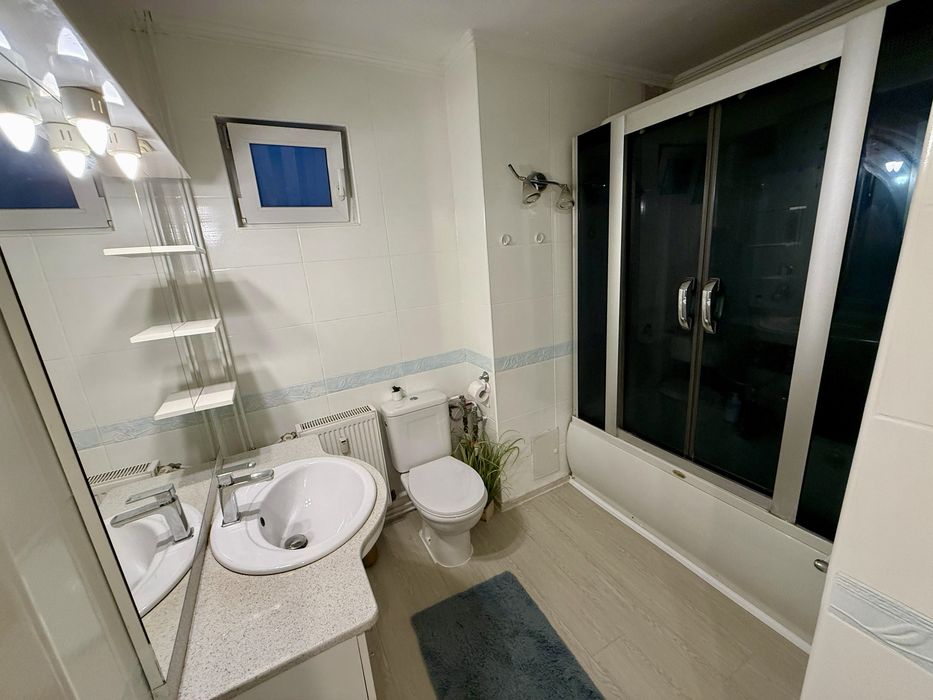 Vand apartament cu 3 camere, 80 mp utili, cu parcare