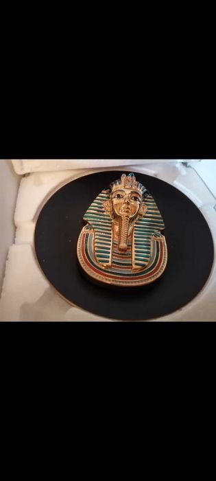 Vand farfurie 3D cu faraonul Tutankhamon pictata manual cu aur 24 kt