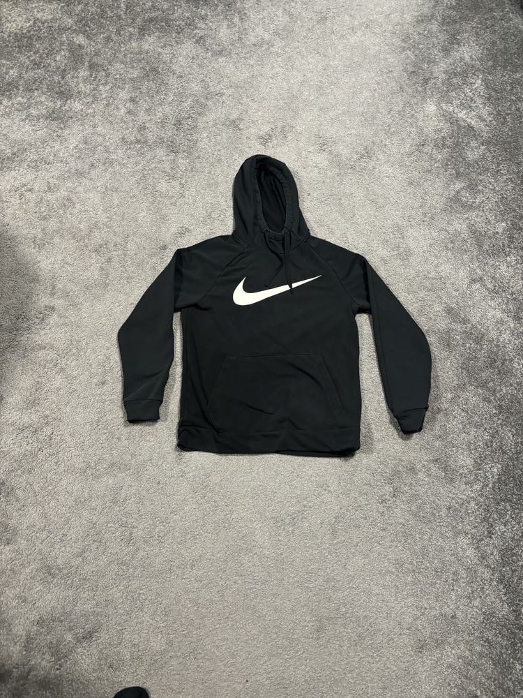 Nike tech fleece и други дрехи на найк