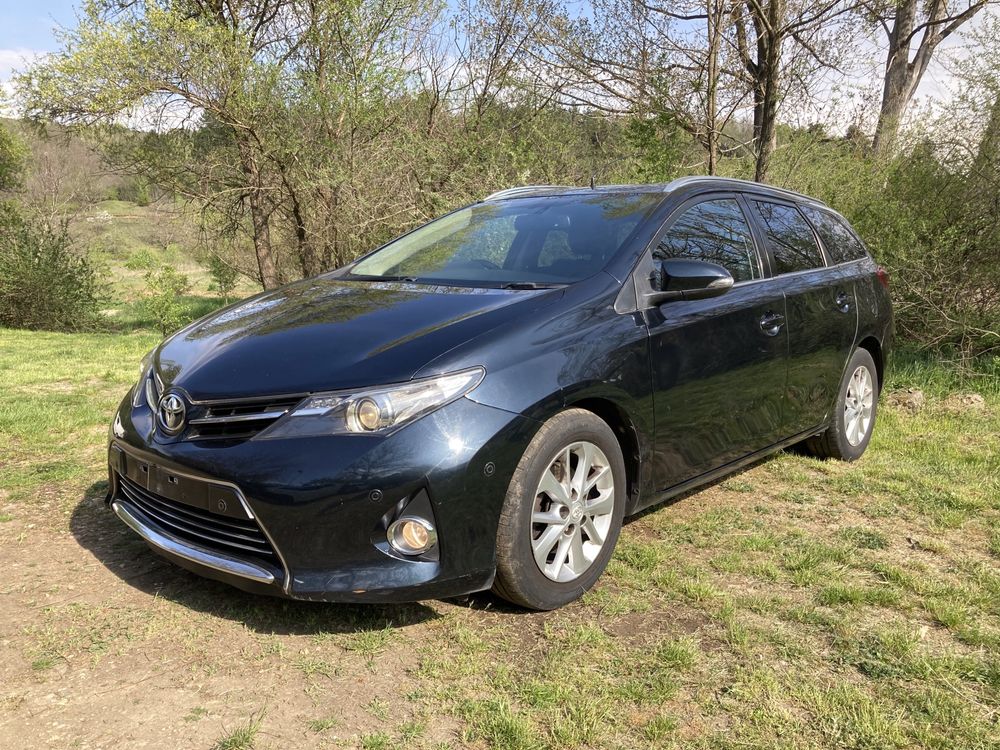 Тойота Аурис//Toyota Auris 1.4D4D 90кс/НА ЧАСТИ/