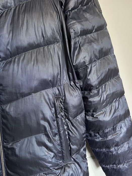 Geaca Guess, marimea S, culoare bleumarin, fara urme de uzura