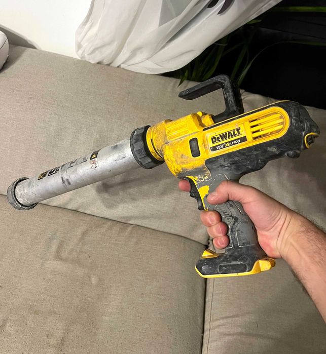 Pistol electric DeWalt DCE580 18V aplicare adezivi si etansanti