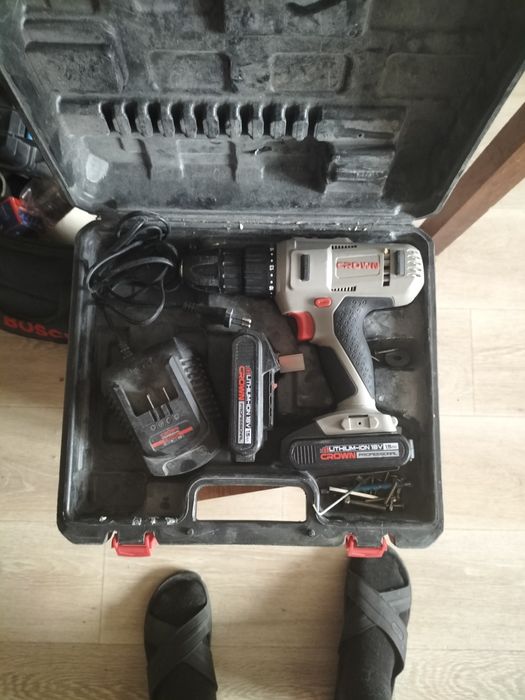 Шуруповерт crown