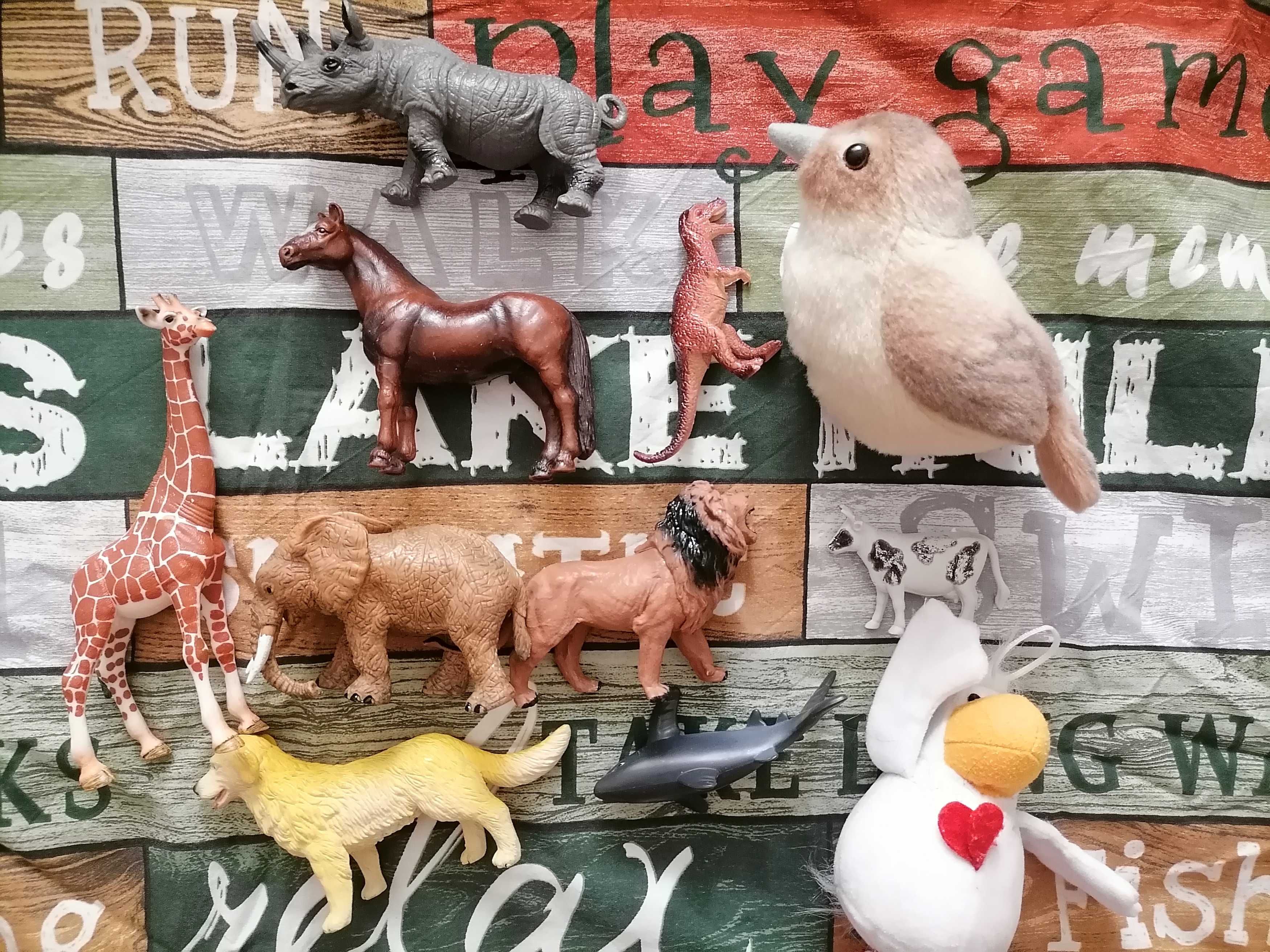 Играчки за детска кухня, дъска и ютия за гладене ; животни