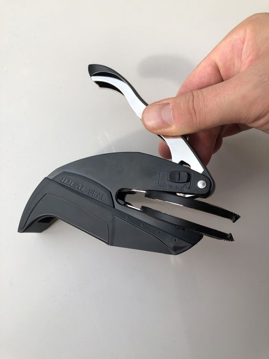 Ștampilă timbru sec Trodat Ideal Seal – rotundă, Ø 51 mm