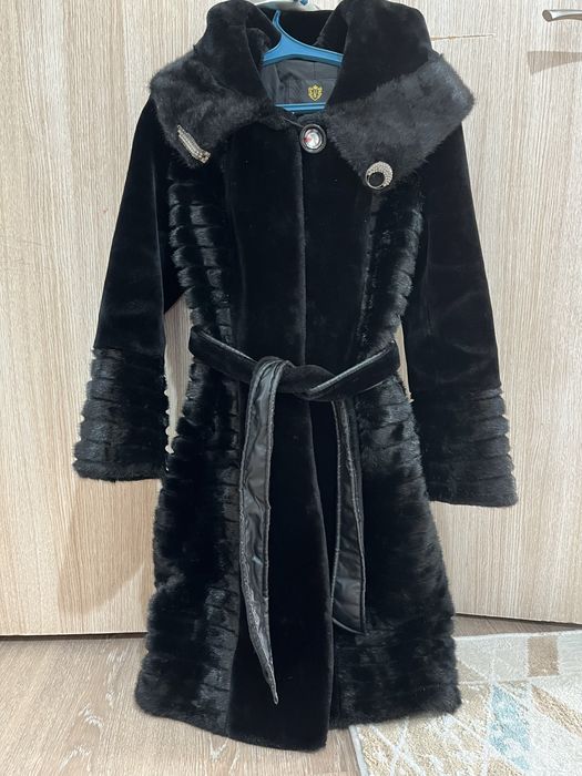 Шуба зимний красивый