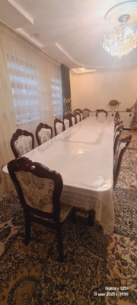 Стол со стульями 20 шт