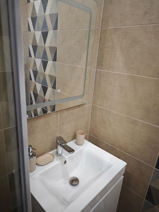 Дава се под наем Тристаен апартамент в София, Връбница 2 - 102 кв.м за 749 € - Снимка #10