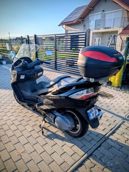 Vând Suzuki Burgman 400 K7