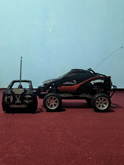 Bolalar uchun pultli mashina