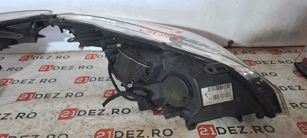 Faruri / Far stanga , far dreapta Renault Megane 3 III 2008 - 2012