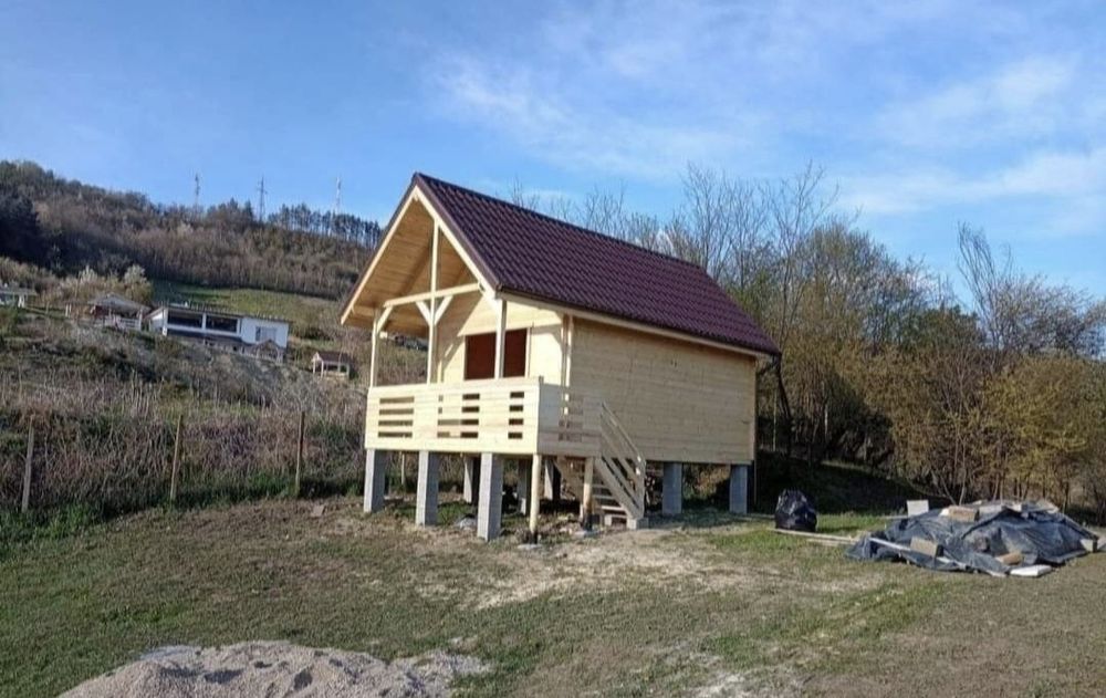 Cabane din.  lemn