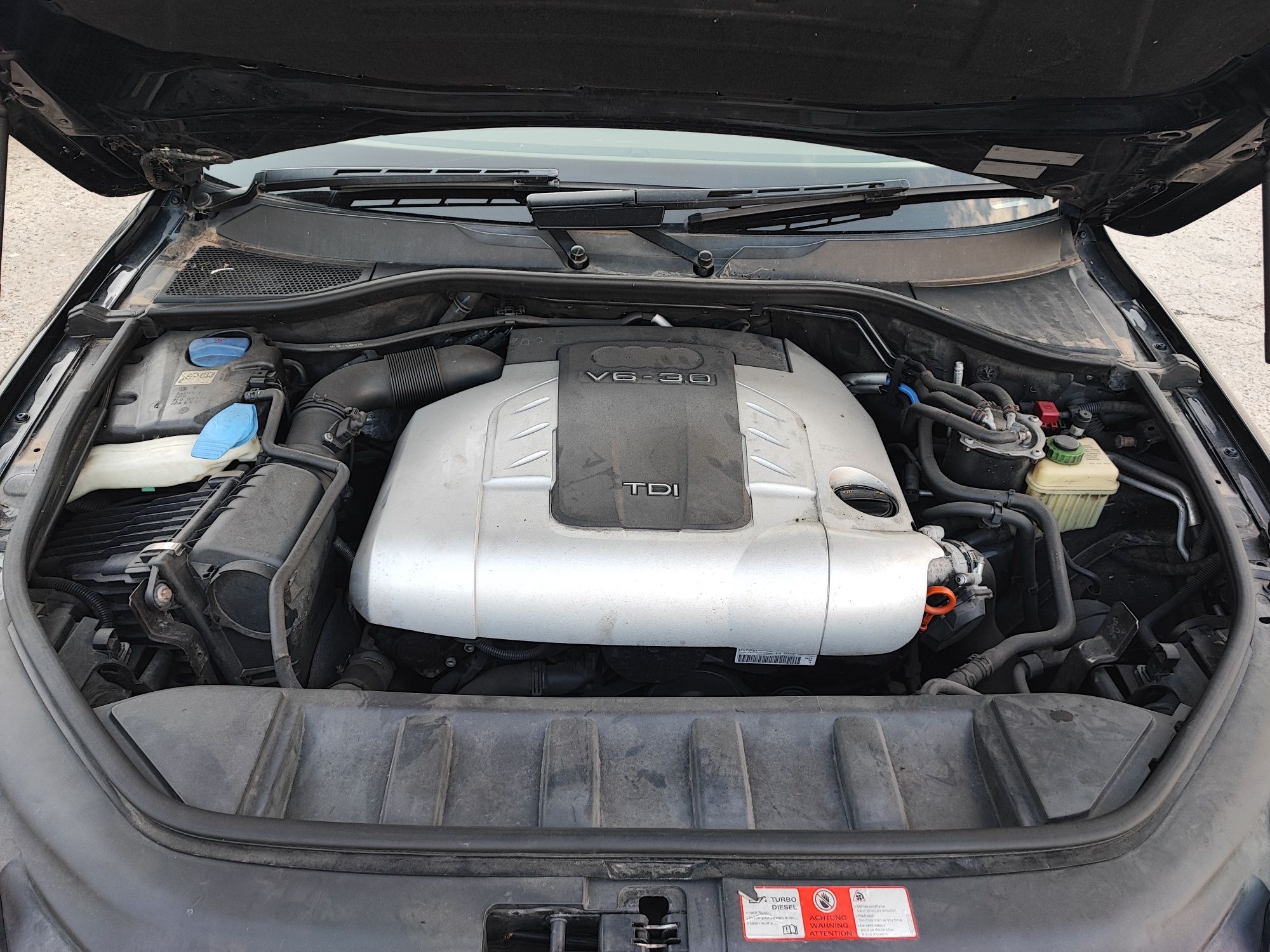 Audi Q7 3.0TDI 233к.с. на части