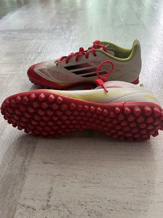 Обувки за футбол Adidas