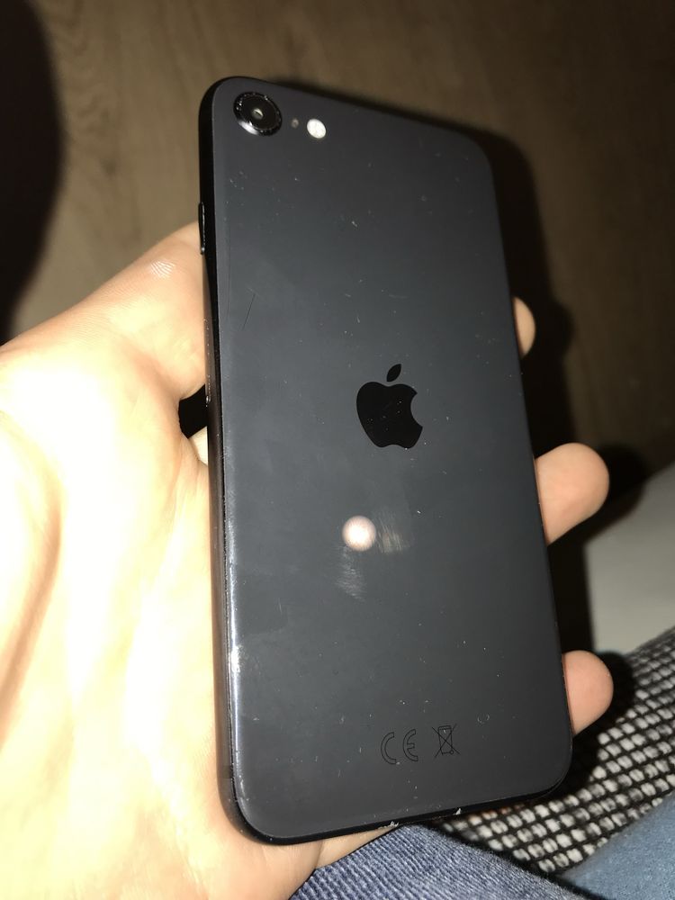 Vand iphone se 2020 black