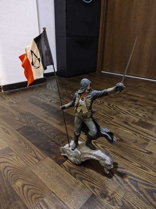 Vand figurina Assassin's Creed-Assassin Arno Dorian, cutie muzicala