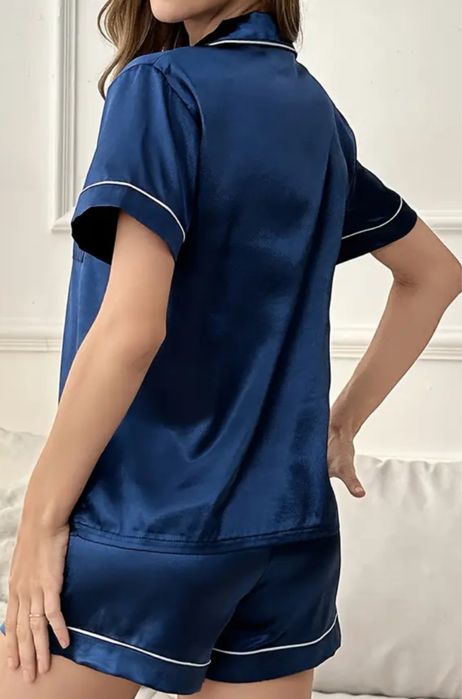 Vand pijama din satin pt femei