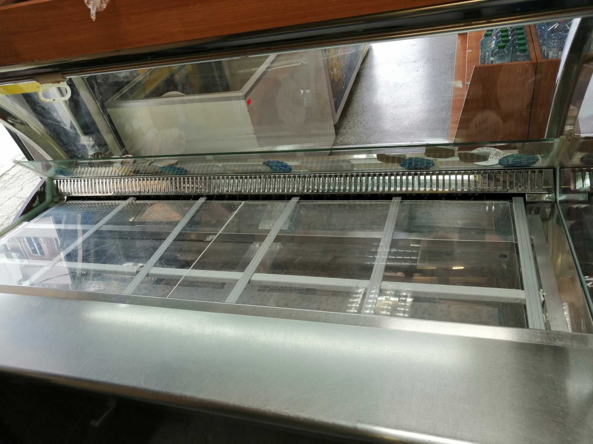Продавам витрина за сладолед или замразени продукти