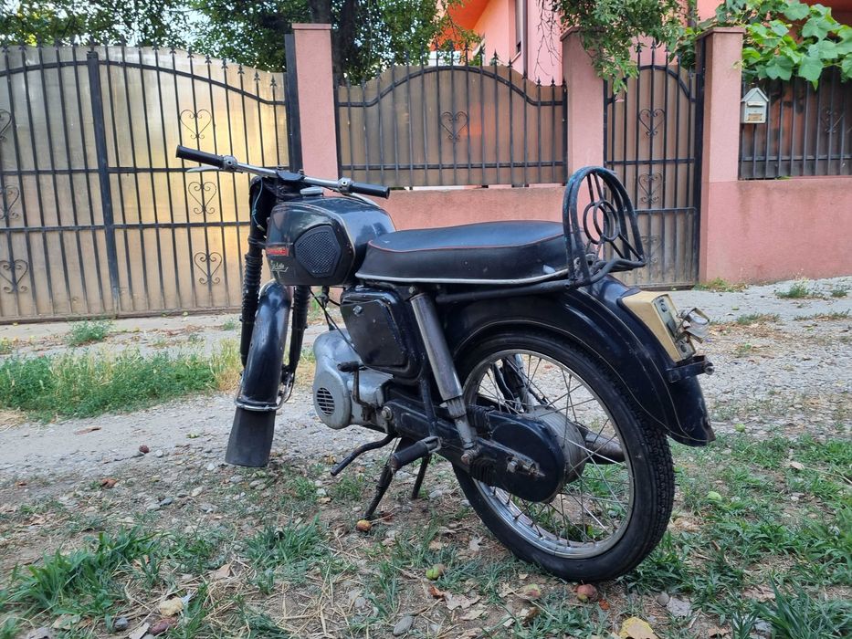 motoreta mobra 50 primul model
