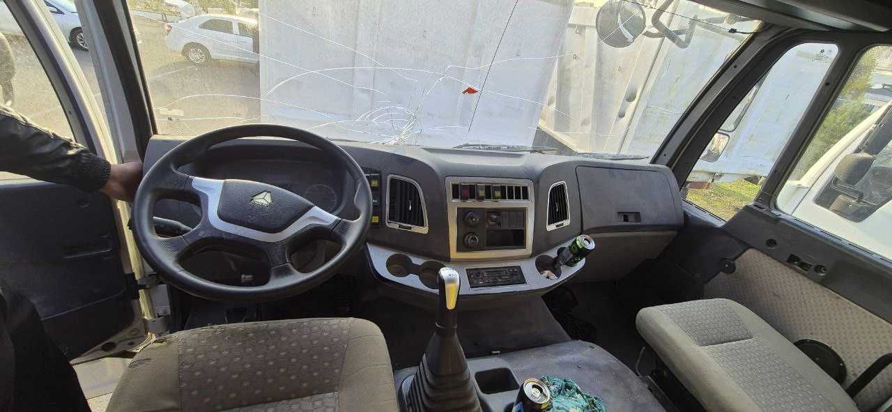 Avtosamosval SINOTRUK
