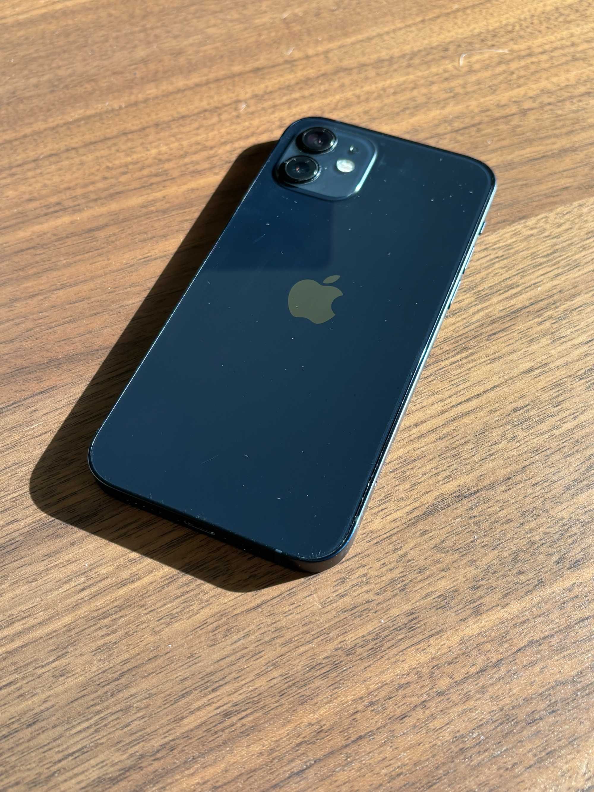 iPhone 12 64GB - Като Нов