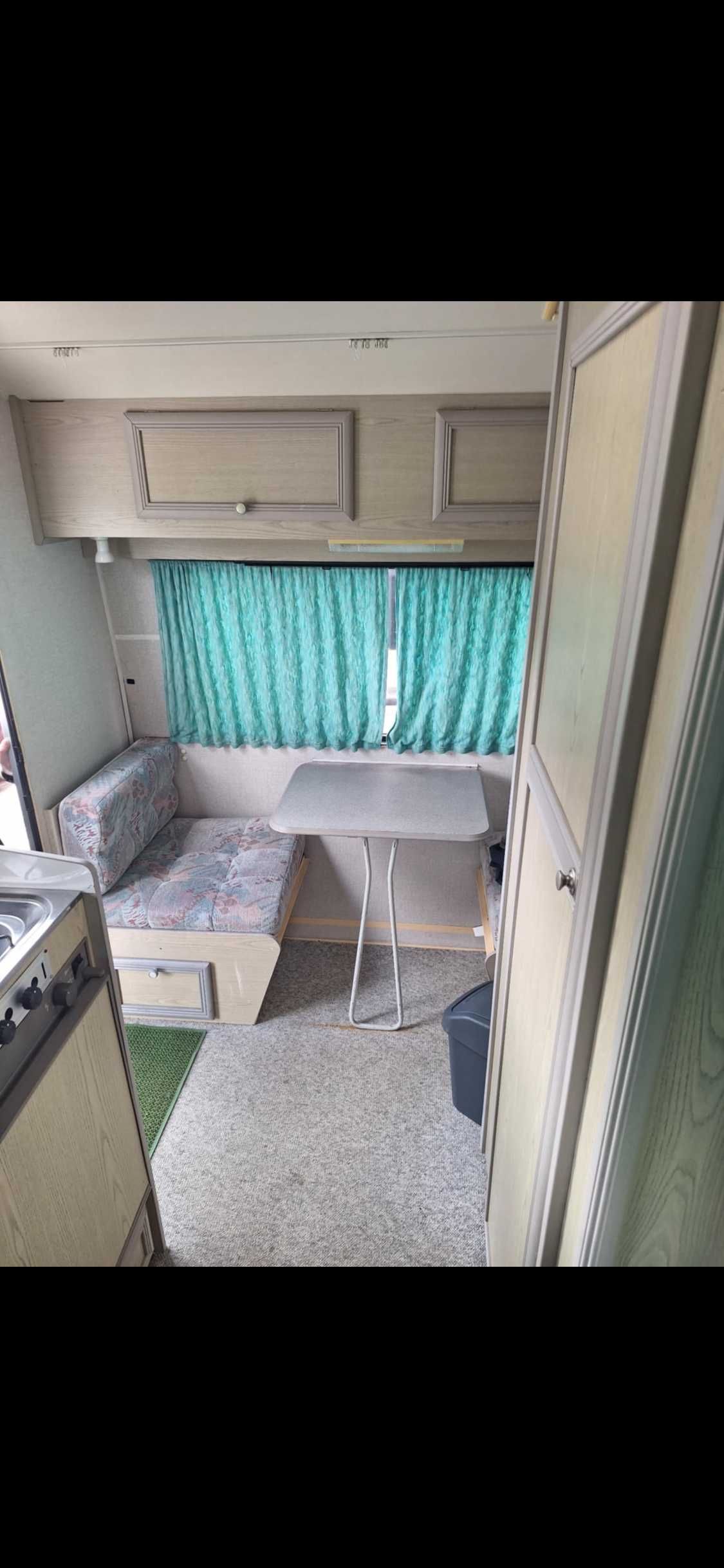 Продавам каравана Алпина 1991 ПЕРФЕКТНО СЪСТОЯНИЕ
