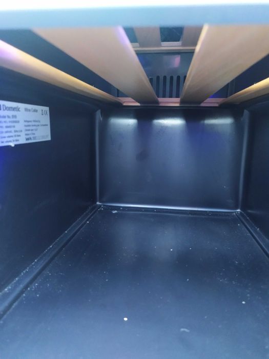 Dometic - Компресорен охладител за вино - двузонов